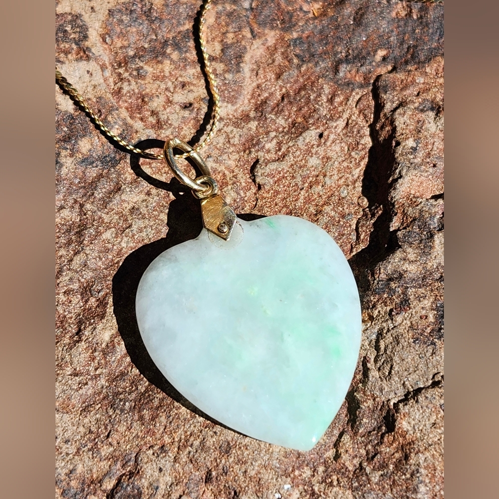 14K Solid Yellow Gold Jadeite Heart Necklace